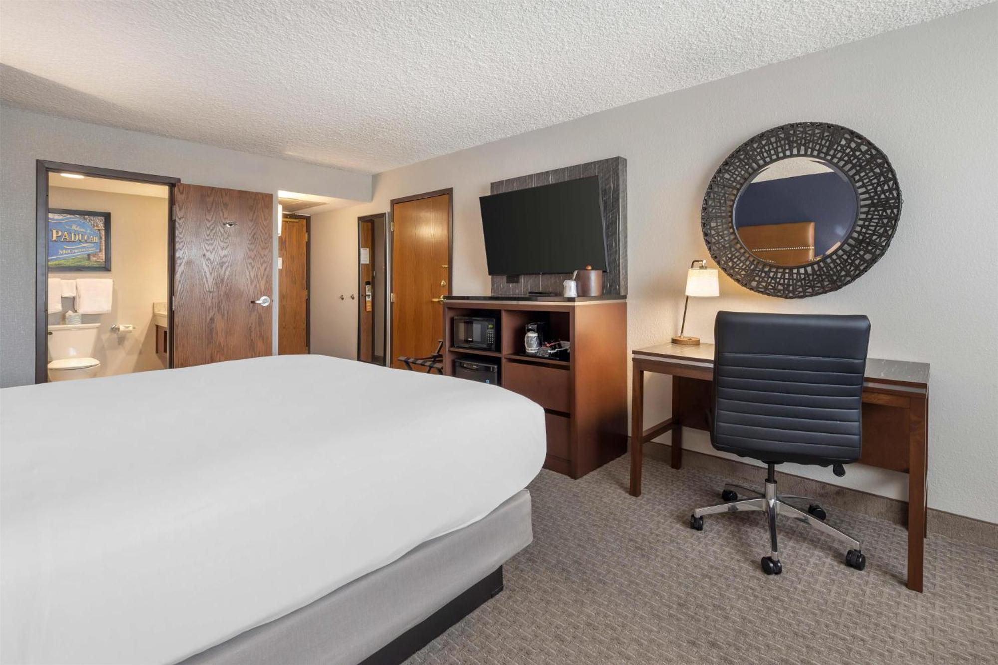 Drury Inn & Suites Paducah Bagian luar foto